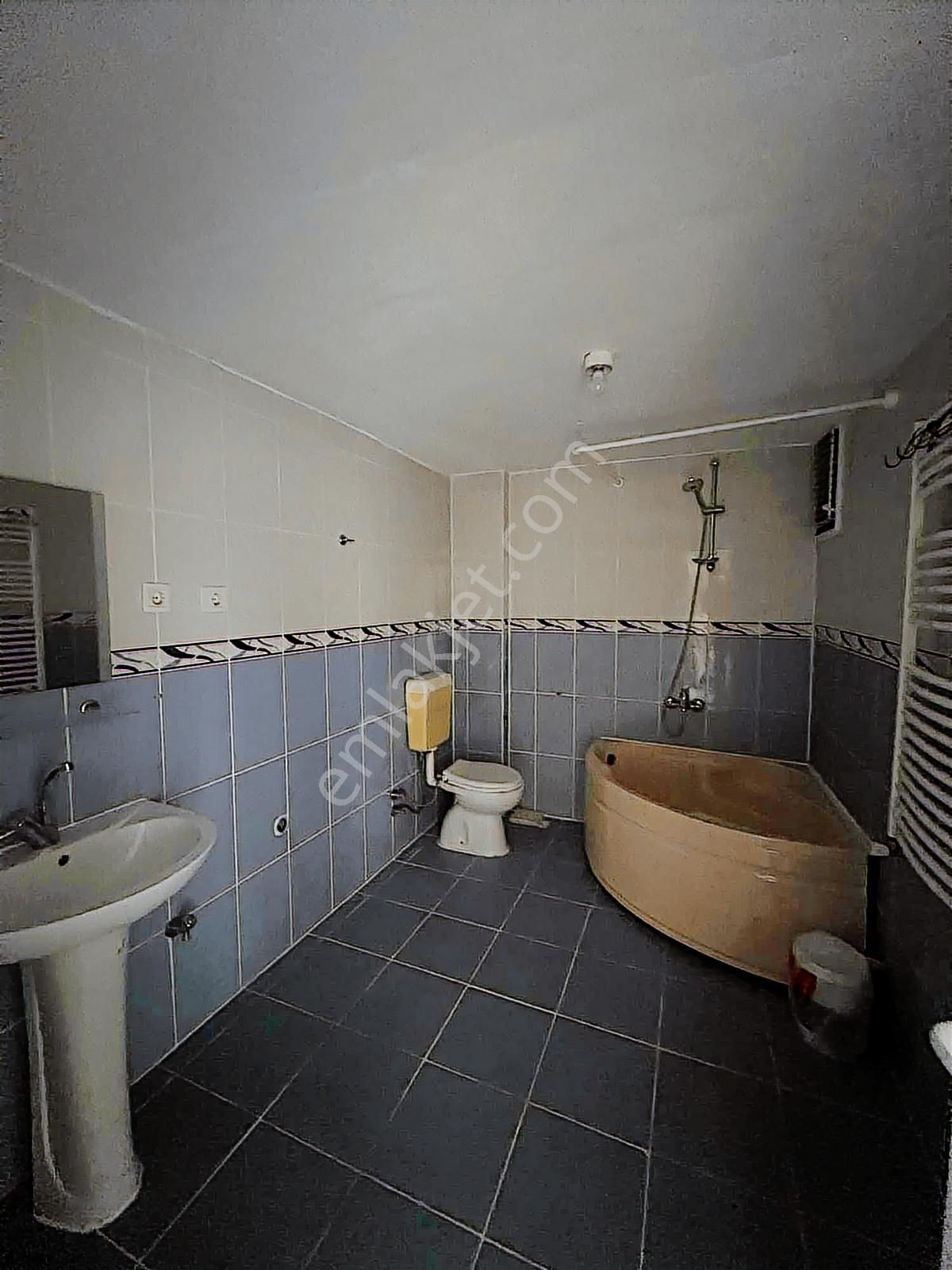 Yeşilova Ender Caddesi Kiralık 3+1 Daire - Görsel 2