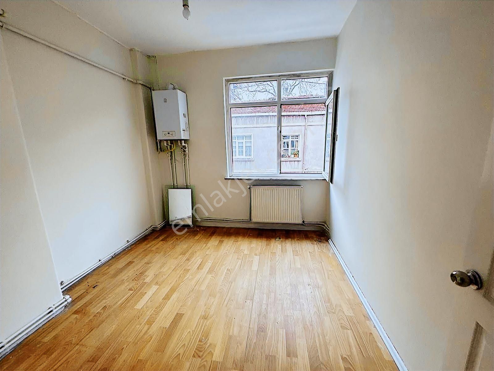 Kaçmaz Fırsat! Satılık 2+1 Daire Acıbadem Hastanesi 100 Metre - Görsel 4