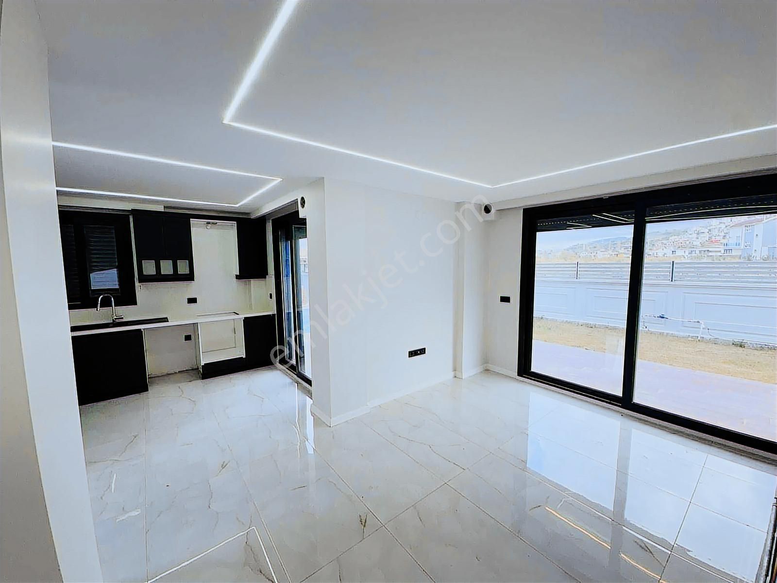 Güzelçamlı'da Siteden Bağımsız Tam Müstakil 3+1 Sıfır Villa - Görsel 4