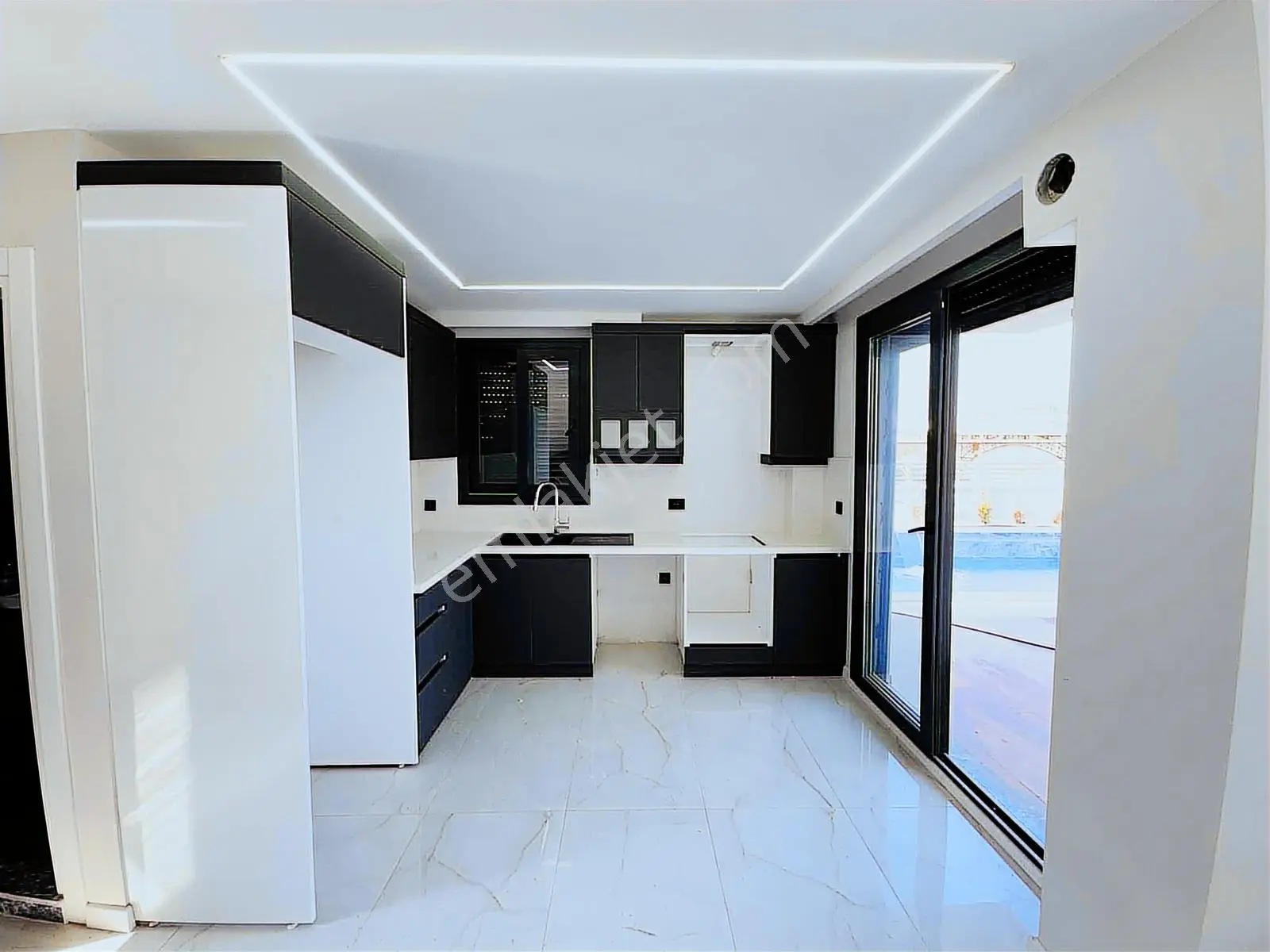 Güzelçamlı'da Siteden Bağımsız Tam Müstakil 3+1 Sıfır Villa - Görsel 21