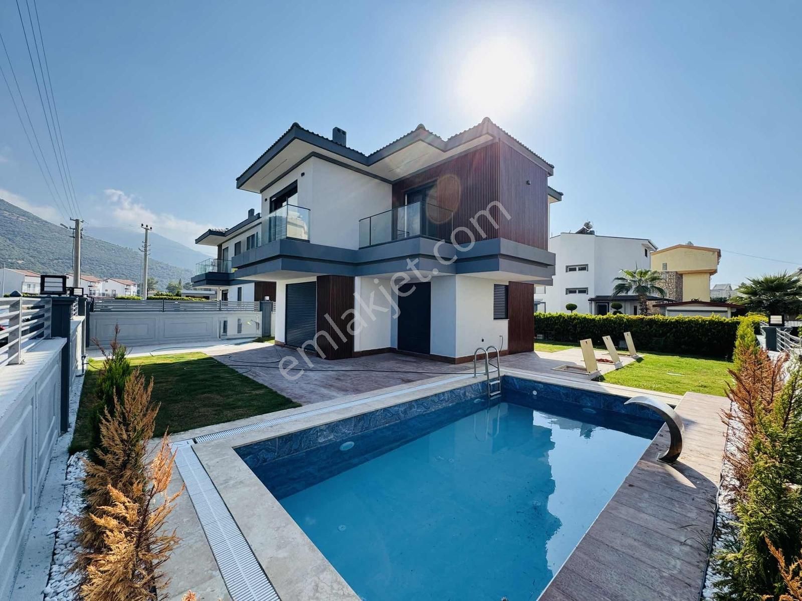 Güzelçamlı'da Siteden Bağımsız Tam Müstakil 3+1 Sıfır Villa - Görsel 31