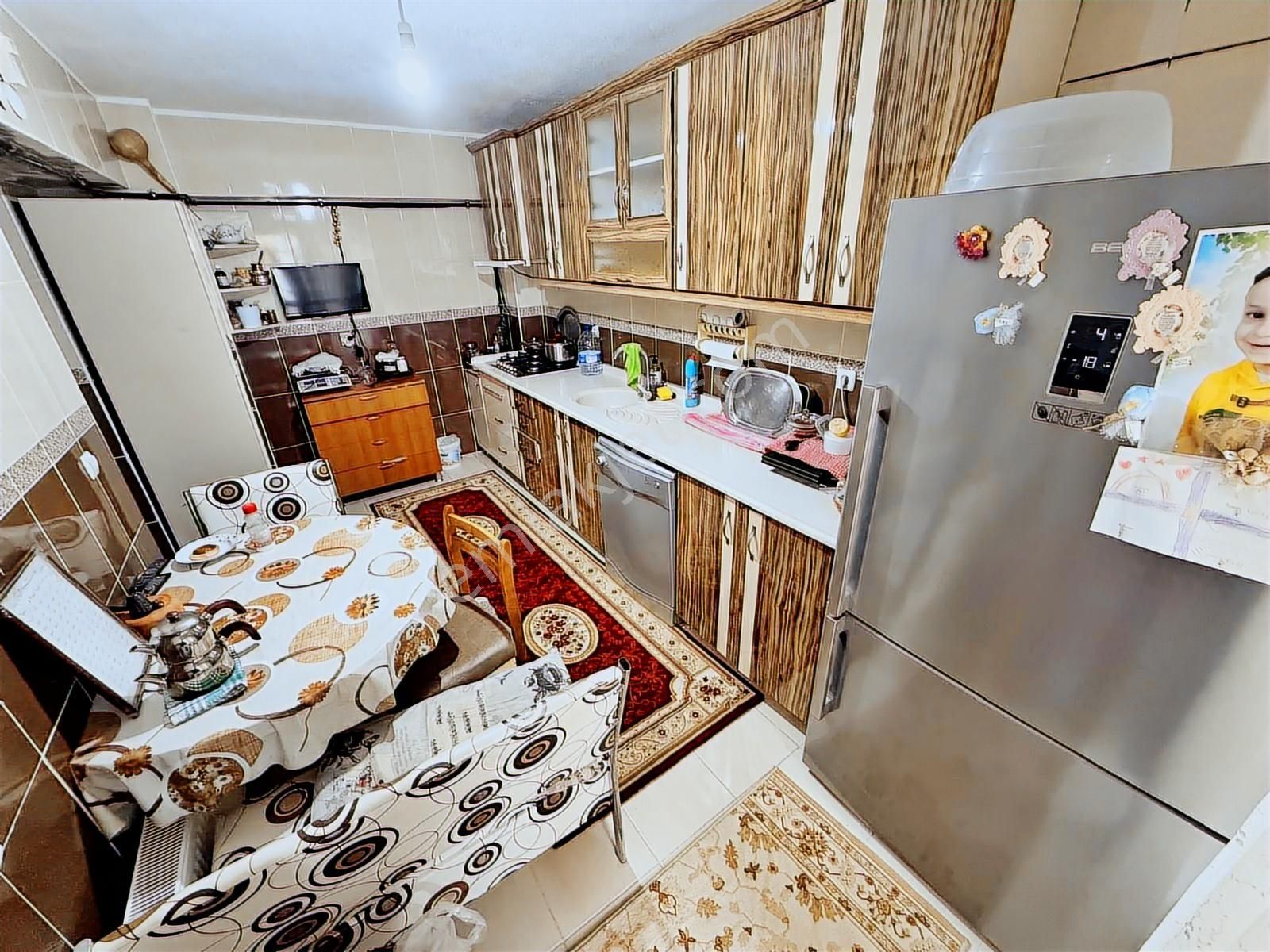 Yuvam'dan Merkezi Konumda Altında Daire Olan 3+1 Geniş Daire - Görsel 4