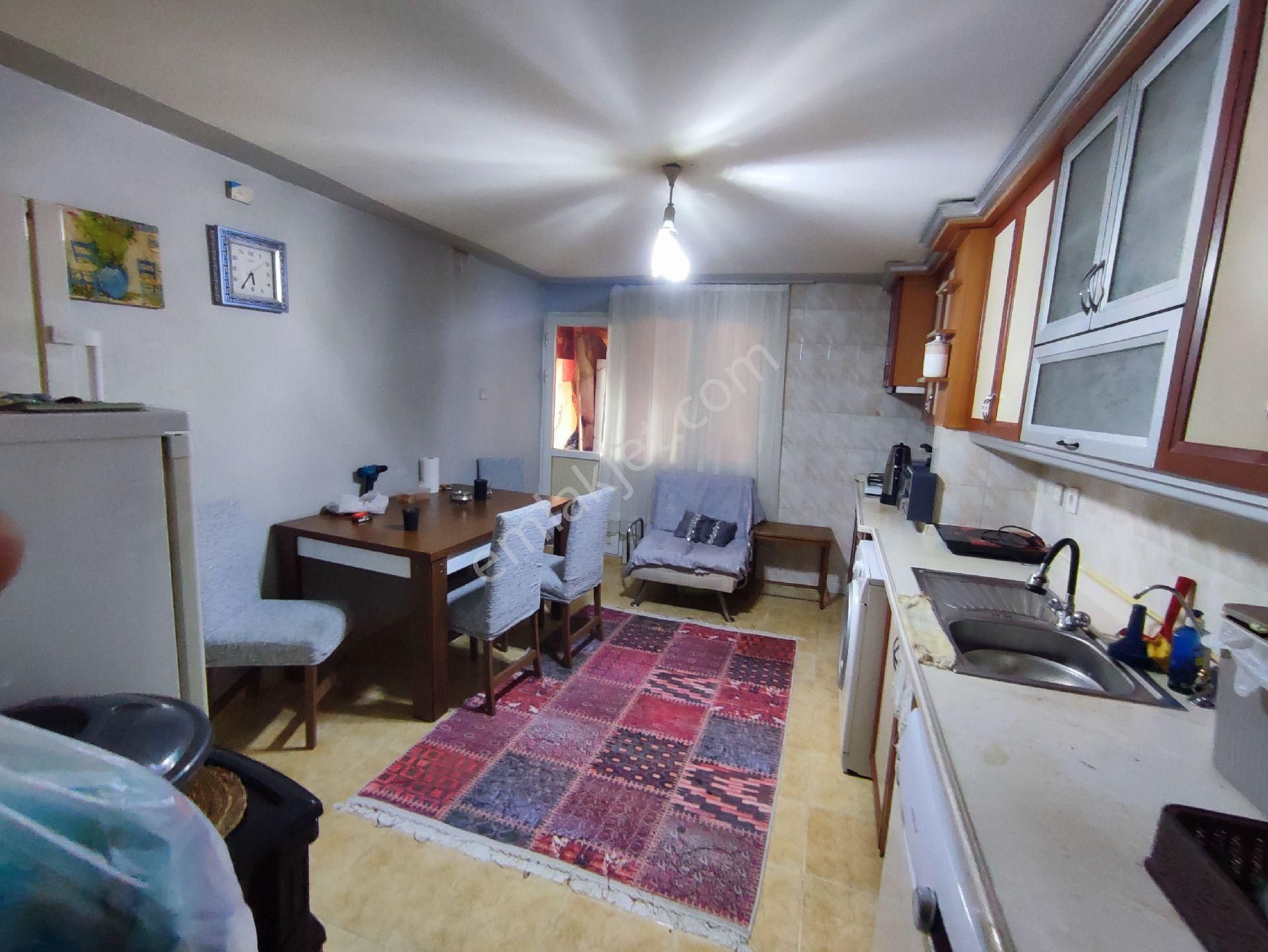 Bozyakada Üç Katlı Satılık - Görsel 10