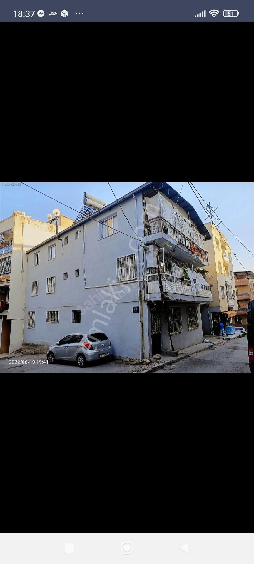 Bozyakada Üç Katlı Satılık