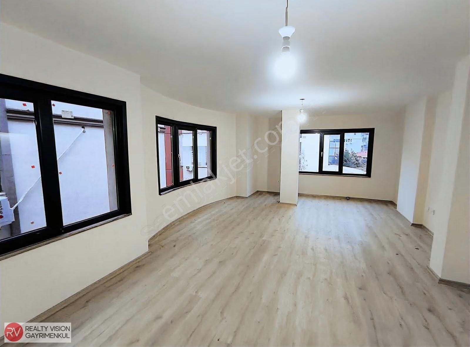 Ataşehir İçerenköy Mah. De 3+1 Kiralık Daire,