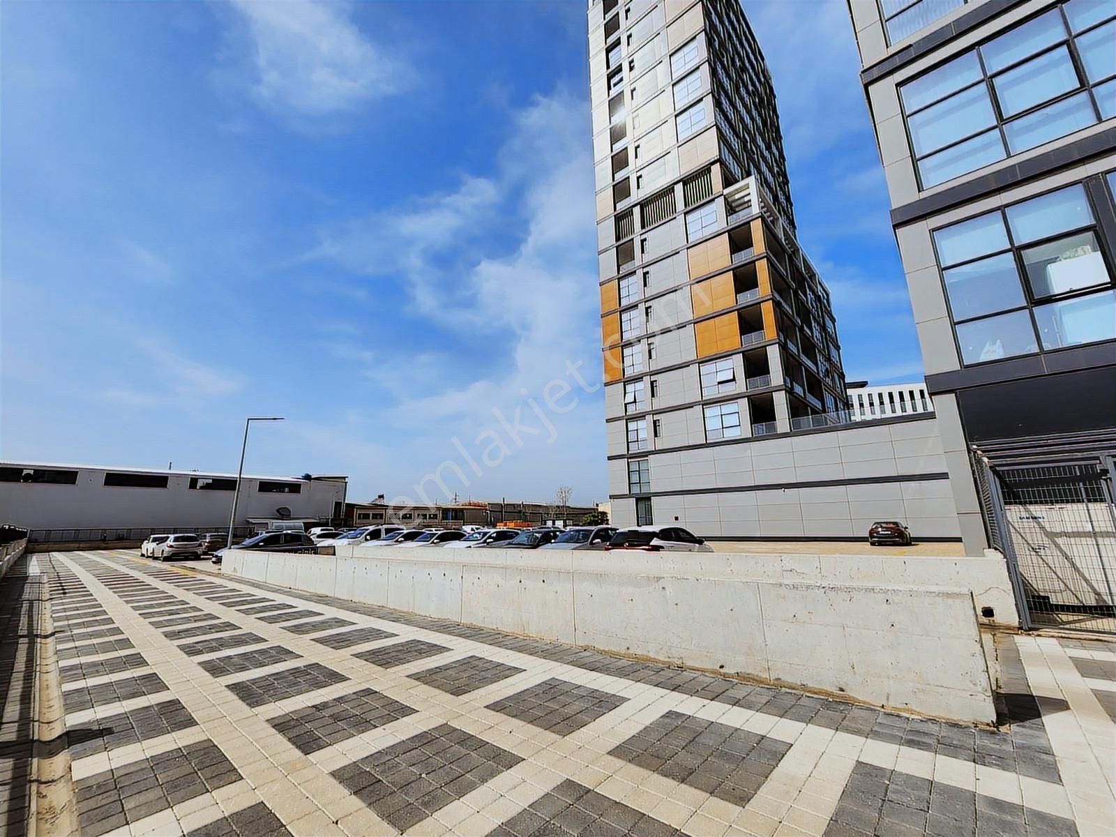 Lookhause'dan Okumuşlar Plaza'da Satılık Balkonlu Ofis - Görsel 4