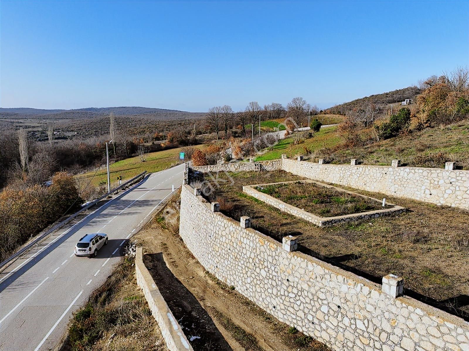 Lookhause'dan İnegazı Asfaltına Cephe 1800m² Bahçe - Görsel 5