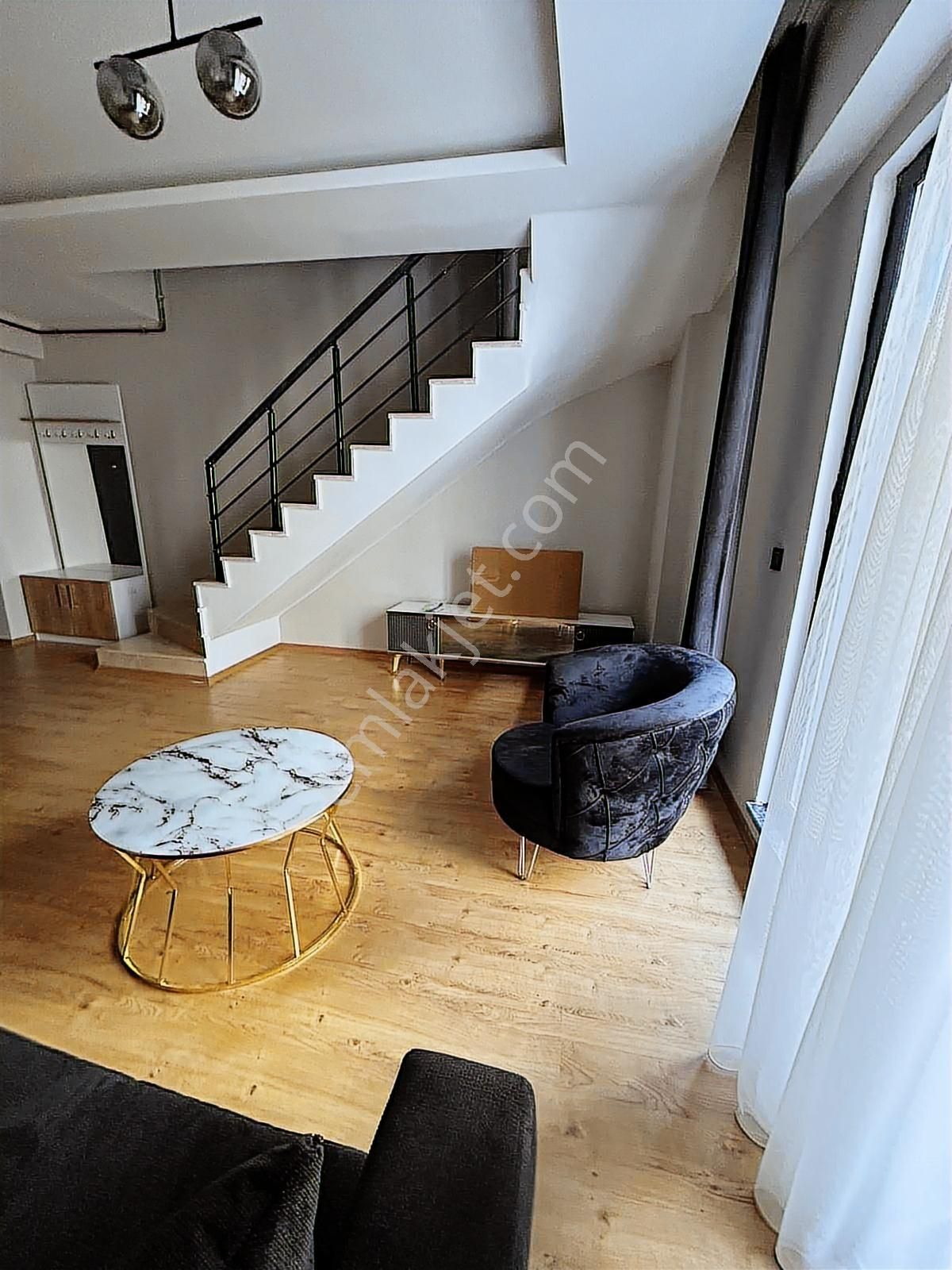 Özlüce'de Ultra Lüx Eşyalı 1+1 Bahçe Dublex Kiralık Daire - Görsel 11