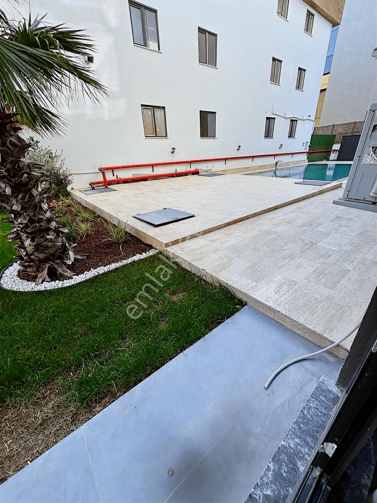 Özlüce'de Ultra Lüx Eşyalı 1+1 Bahçe Dublex Kiralık Daire - Görsel 13