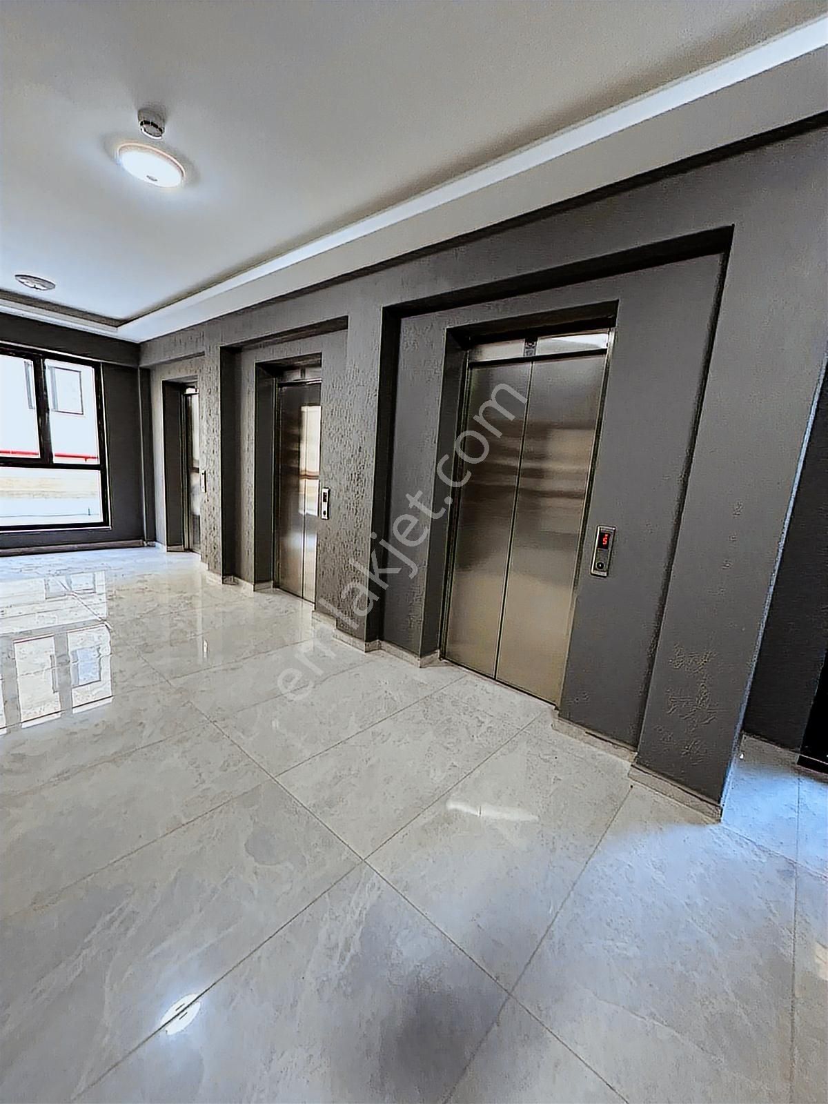 Özlüce'de Ultra Lüx Eşyalı 1+1 Bahçe Dublex Kiralık Daire - Görsel 25