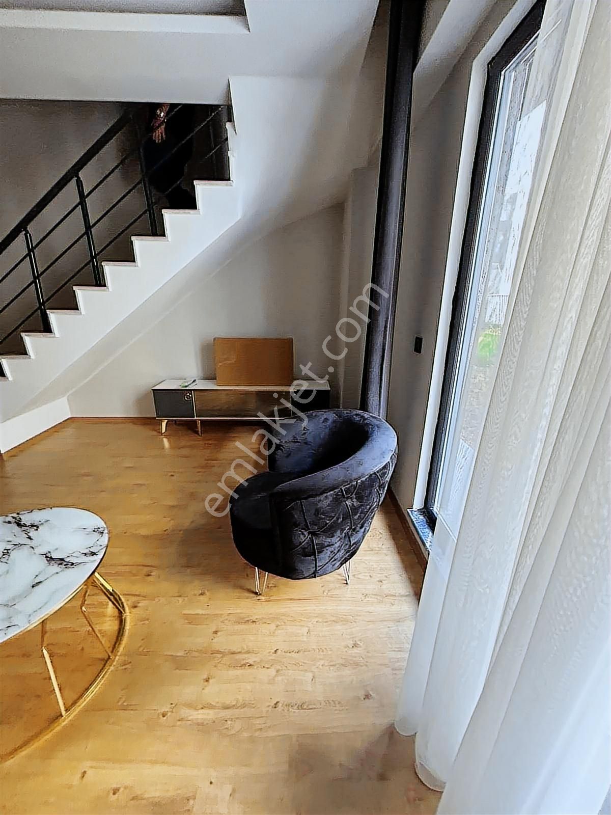 Özlüce'de Ultra Lüx Eşyalı 1+1 Bahçe Dublex Kiralık Daire - Görsel 12