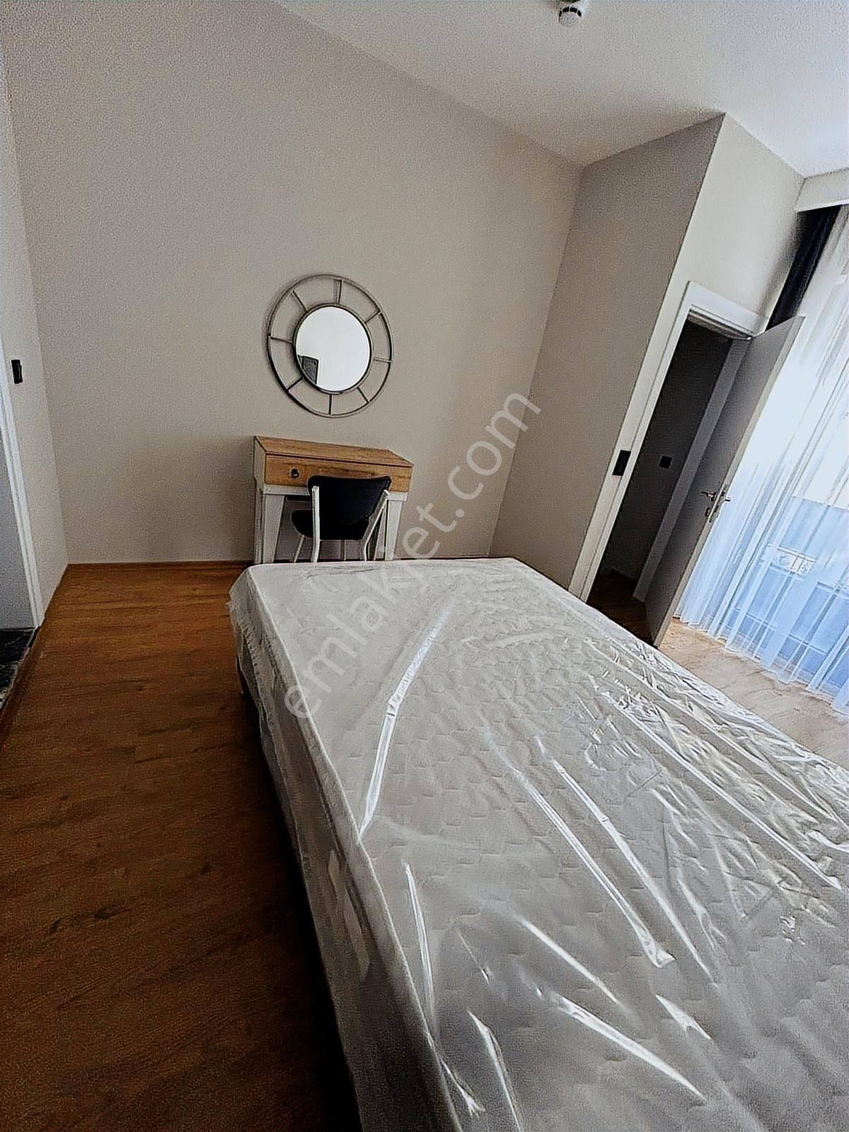 Özlüce'de Ultra Lüx Eşyalı 1+1 Bahçe Dublex Kiralık Daire - Görsel 13