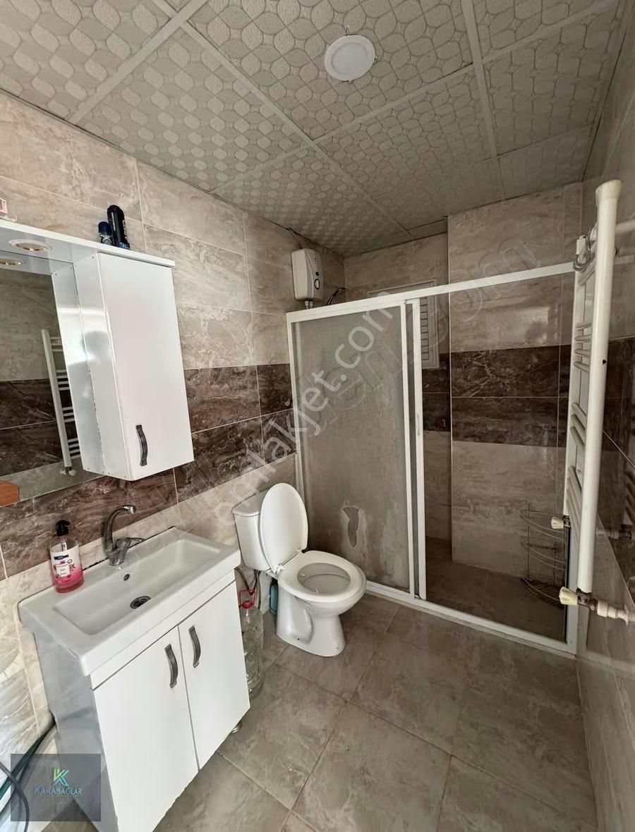 Adatepe Mahallesinde Eşyalı 1+1 Teraslı Daire - Görsel 4