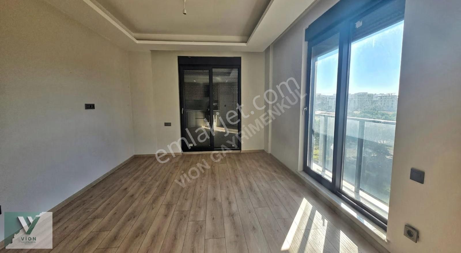 Rezan Kiraz'dan Altıntaş Kent Modern Sitesi'nde Havuzlu 2+1 - Görsel 3