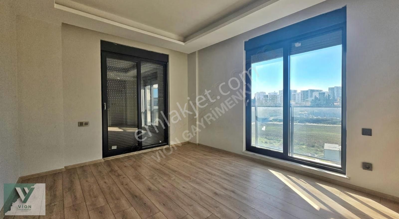 Rezan Kiraz'dan Altıntaş Kent Modern Sitesi'nde Havuzlu 2+1 - Görsel 9