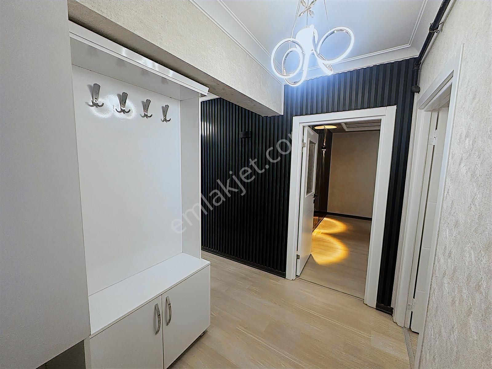 Evin Bizde Garantiden Emsalerinin Altında 3+1 Full Yapılı Daire - Görsel 17