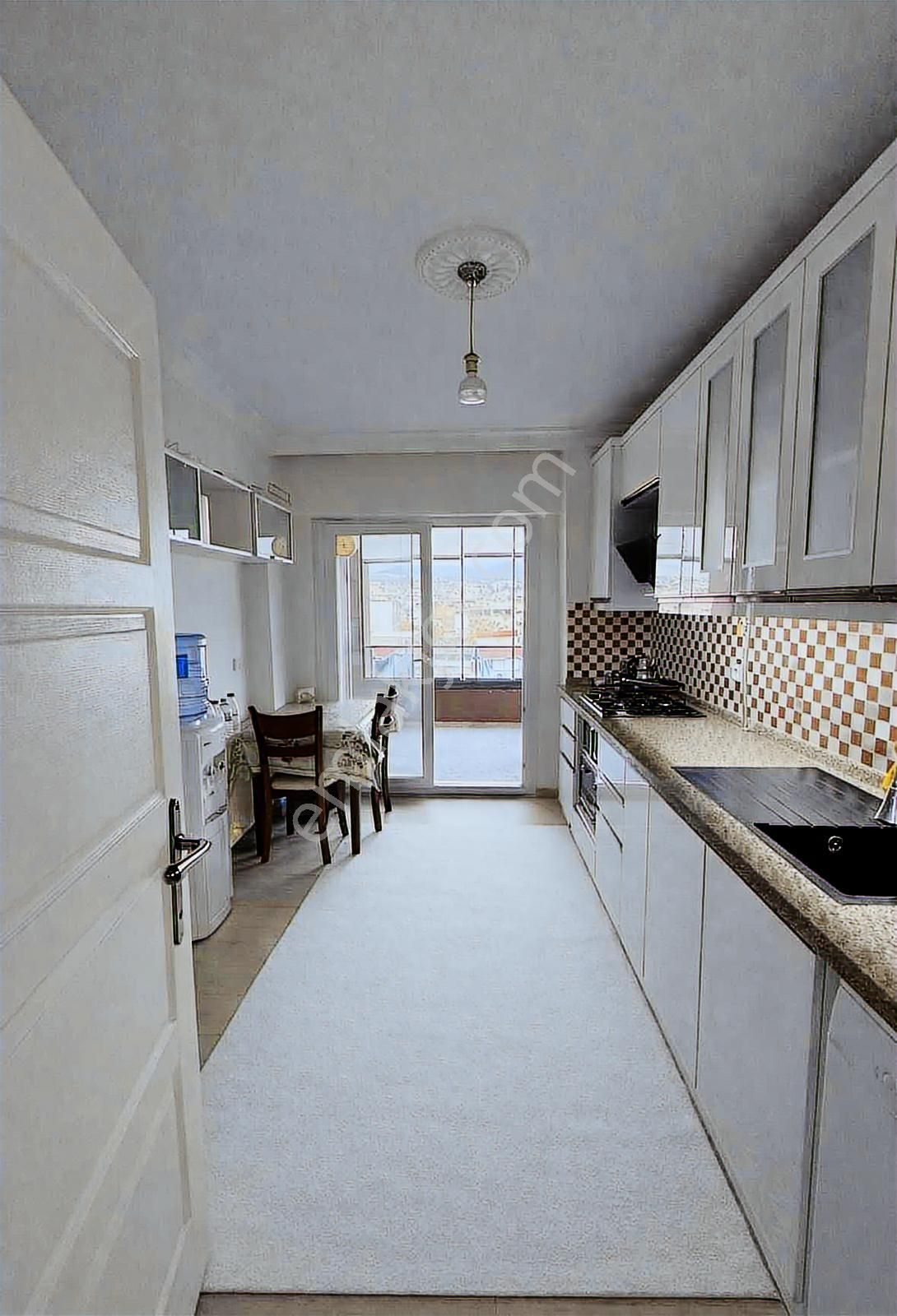 Ayrancılar Koyuncuoğlu Sitesinde 140 M² 3+1 Yenilenmiş Arakat - Görsel 3