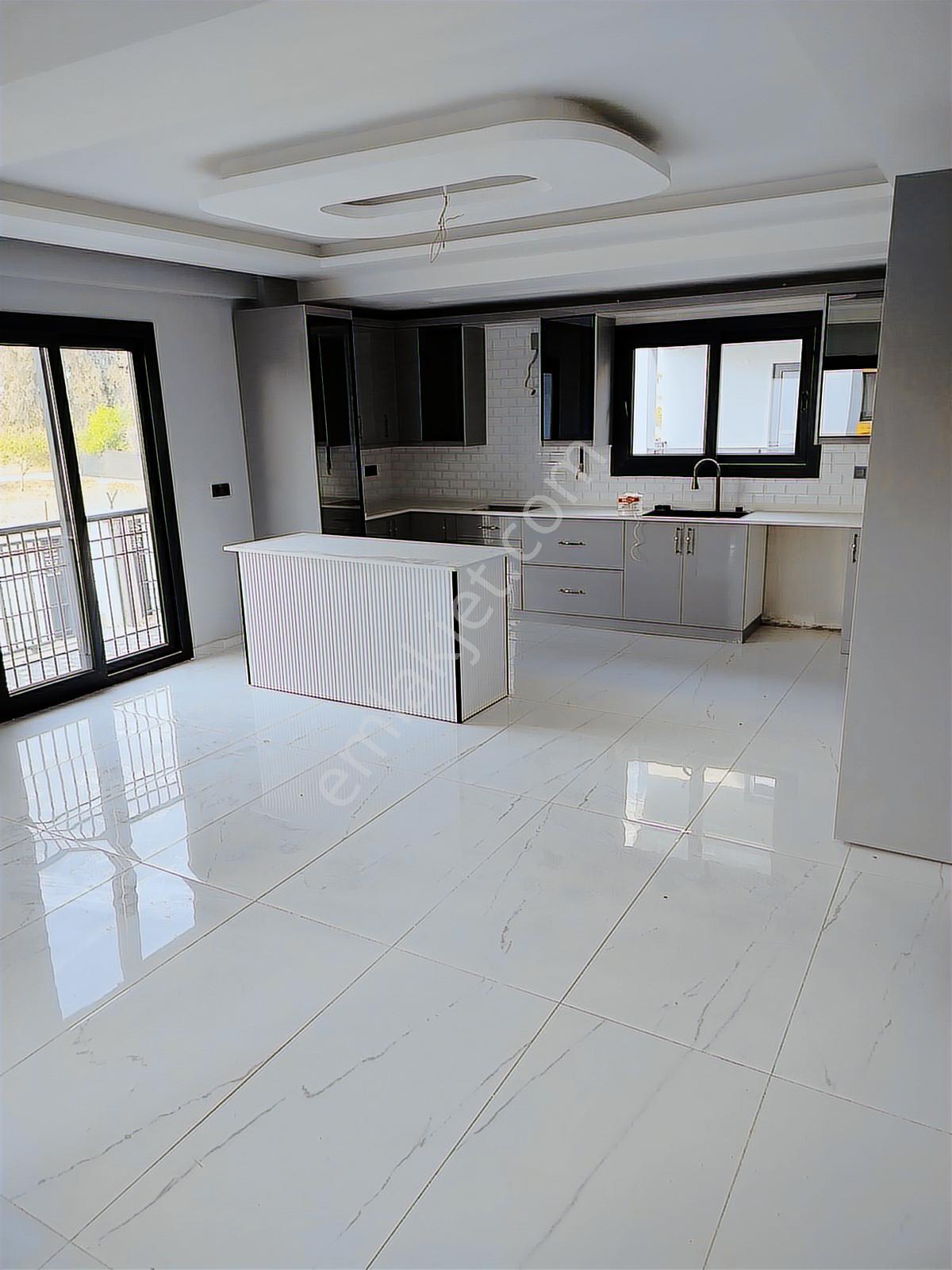 Kozan Gayrimenkulden Site İçi Oturuma Hazır Muhteşem Villa - Görsel 16