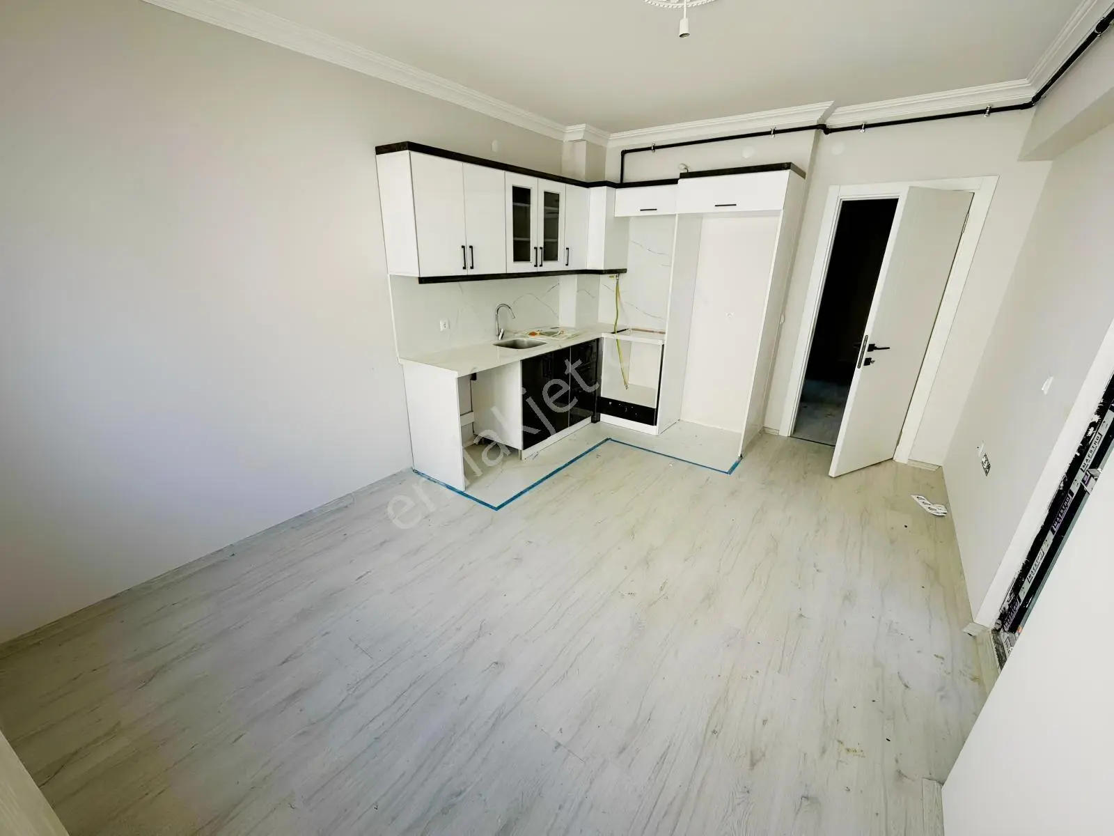 Apartman Da Geniş Bahçeli 2+1 Satılık Daire - Görsel 5
