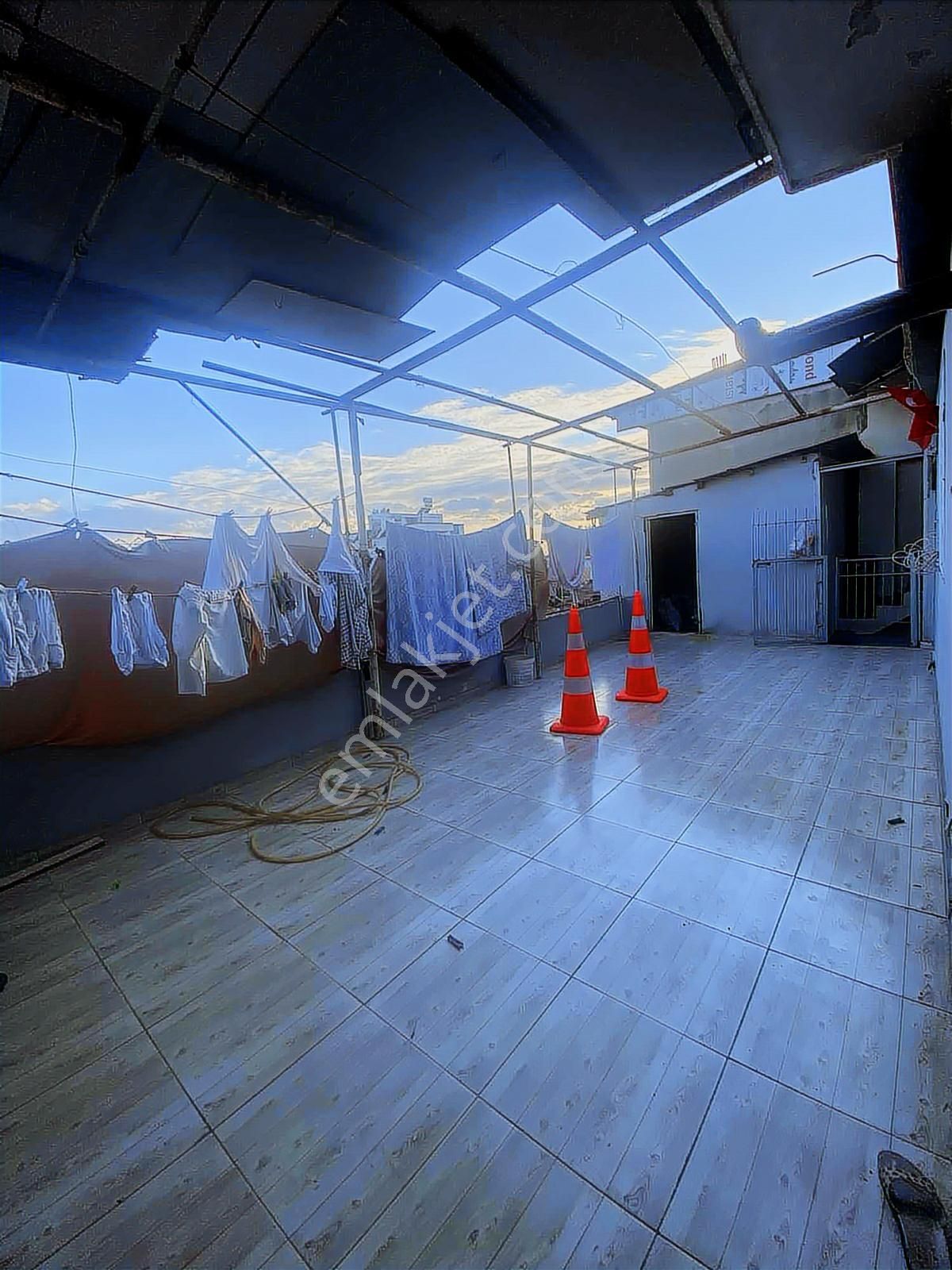 Emlak Store'dan Barış Mahalle'sin De 3 Katlı Müstakil Ev - Görsel 10