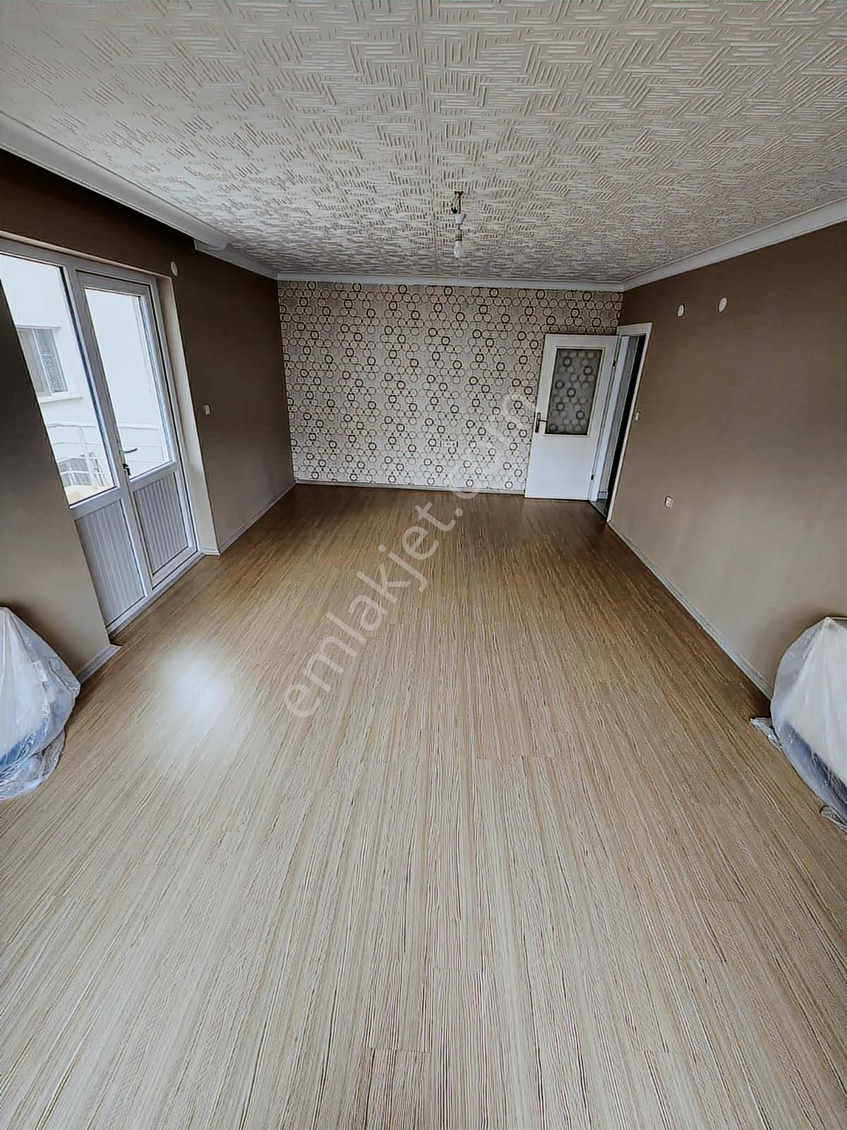 Gül Emlaktan Bostancık Caddesinde Orta Katta Ön Cephe Daire - Görsel 13