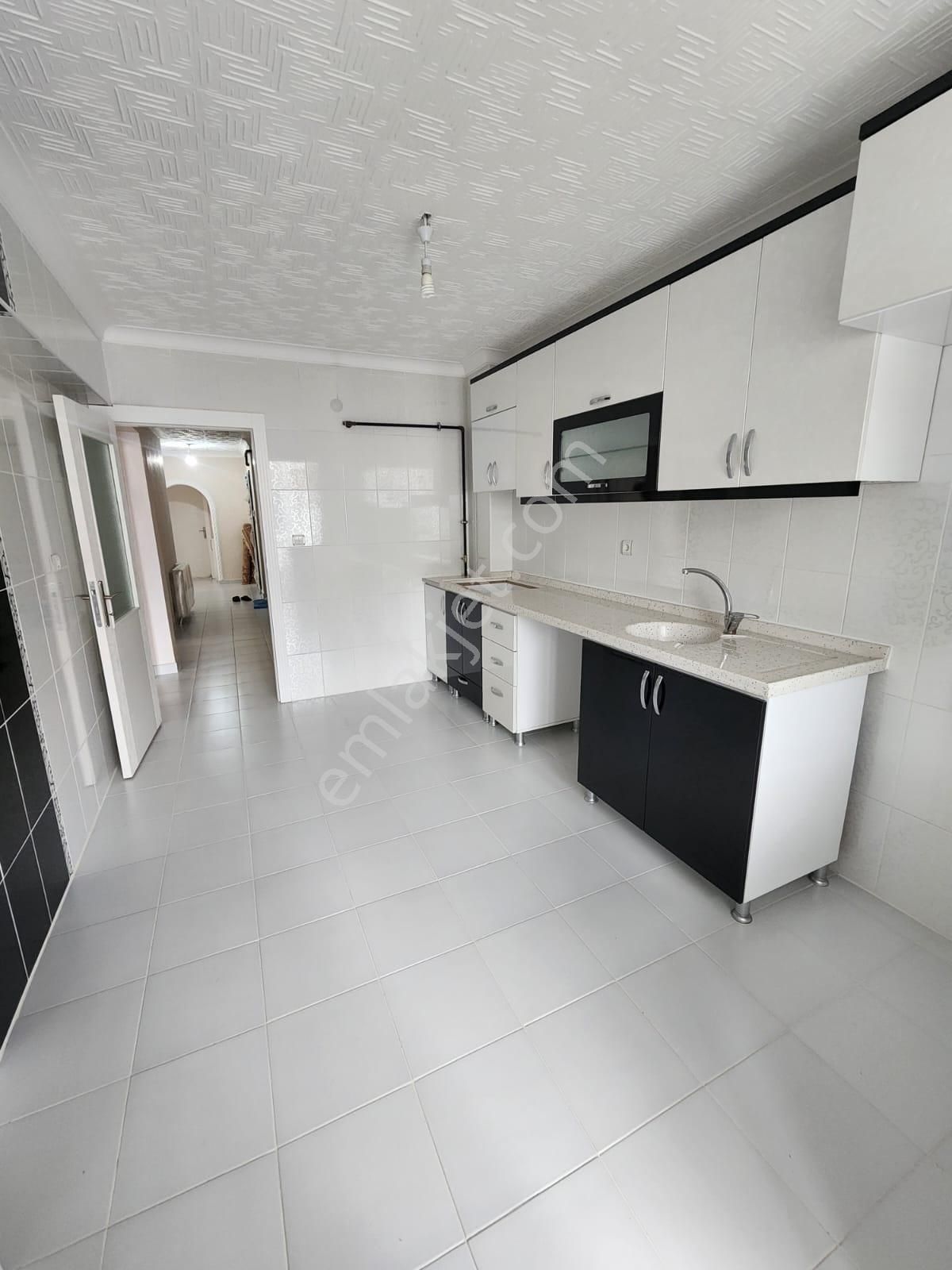 Gül Emlaktan Bostancık Caddesinde Orta Katta Ön Cephe Daire - Görsel 26