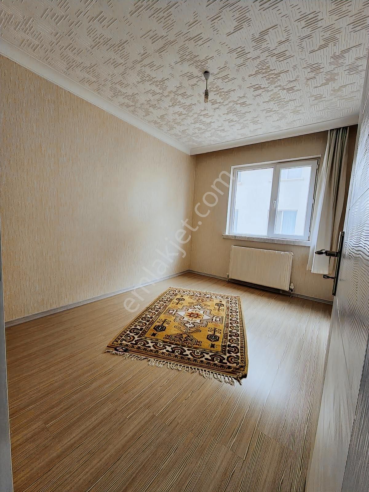 Gül Emlaktan Bostancık Caddesinde Orta Katta Ön Cephe Daire - Görsel 24