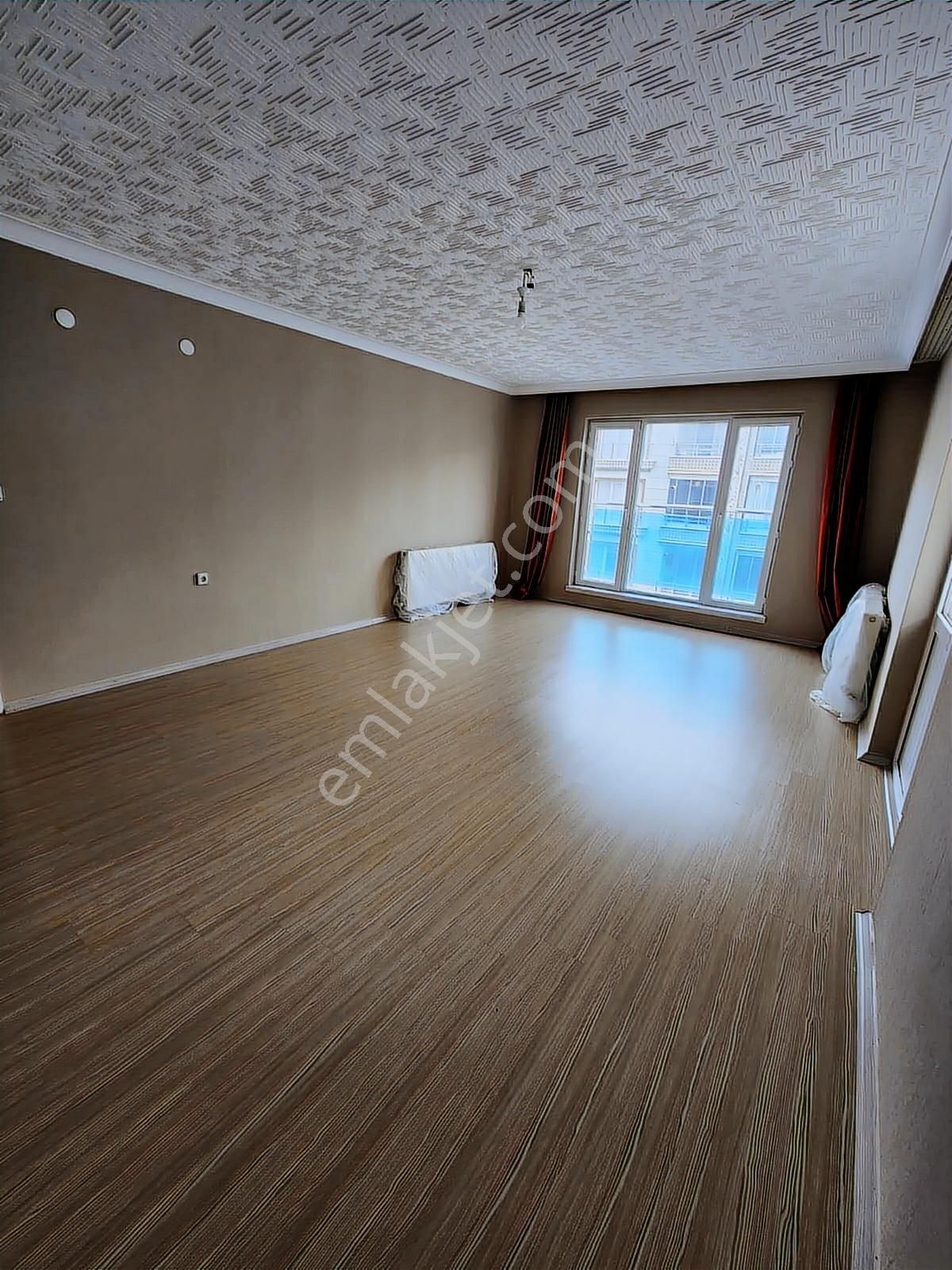 Gül Emlaktan Bostancık Caddesinde Orta Katta Ön Cephe Daire - Görsel 22