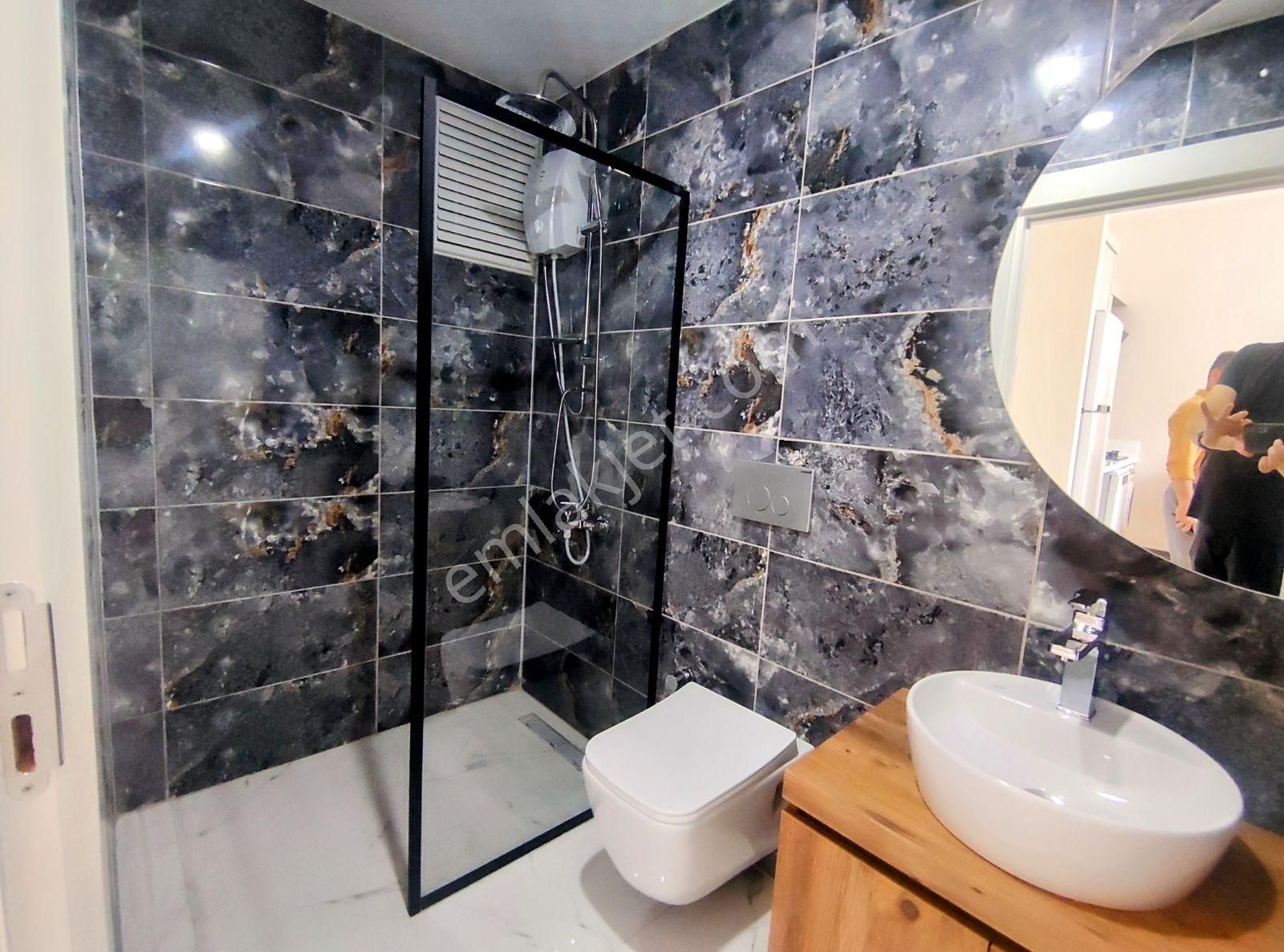 Altıntaş'ta Kardeşkentler Cd.dibinde Bahçe Kullanımlı Eşyalı 1+1 - Görsel 5