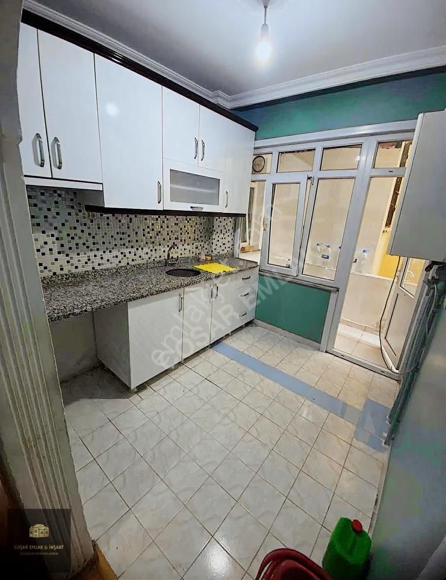 M.akif'de 2+1 1.kat 90m2 Cadde Üzeri Satılık Daire - Görsel 3