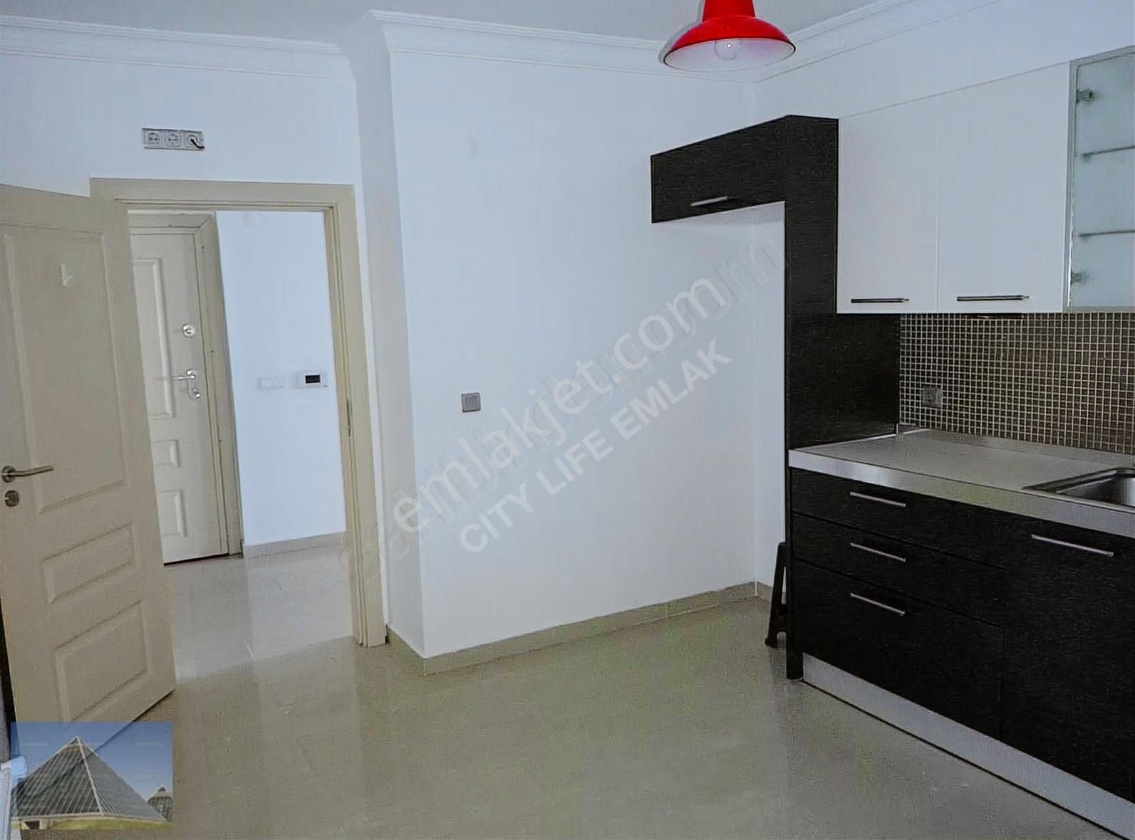 Muhittin Mahallesinde Cadde Üzerinde 190m2 İş Yeri Ofis - Görsel 12