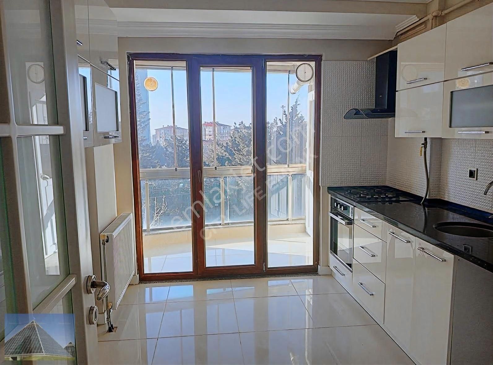 Alipaşa Mahallesi'nde Satılık Ara Kat 3+1 Ebeveyn Banyolu Daire - Görsel 8