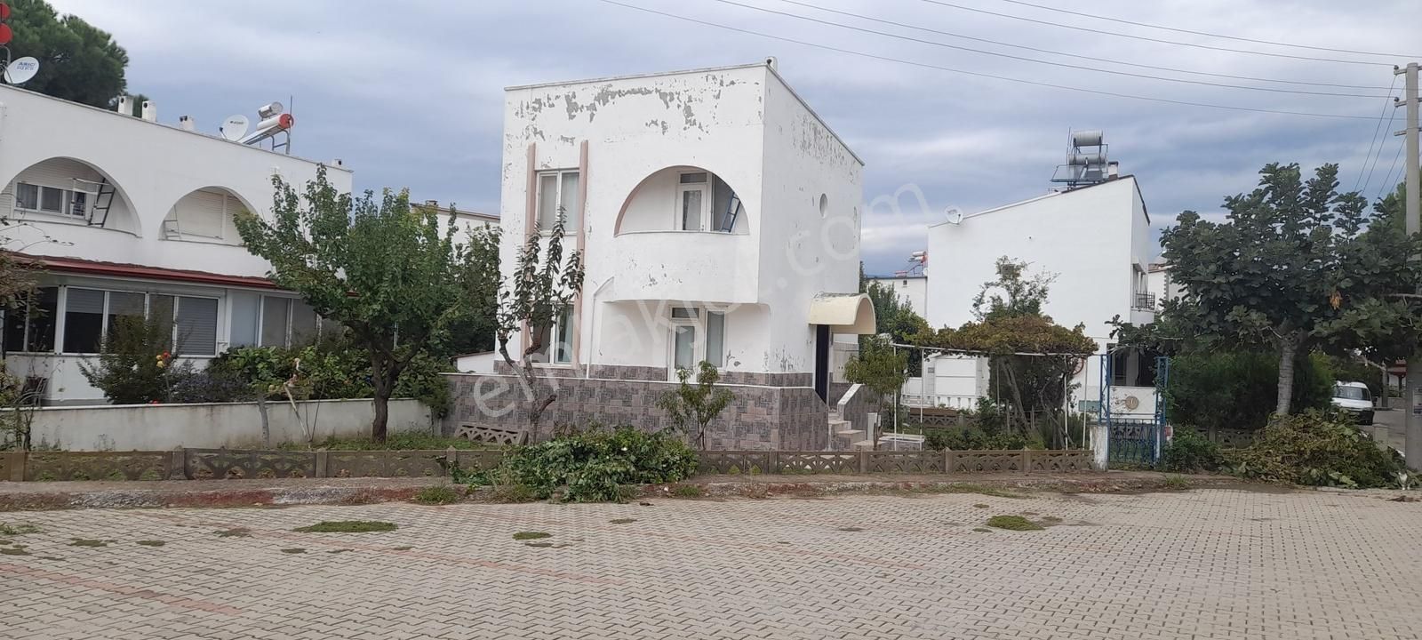 Rw Nefes'ten; İmko Sitesinde Geniş Bahçeli, Tam Müstakil Villa