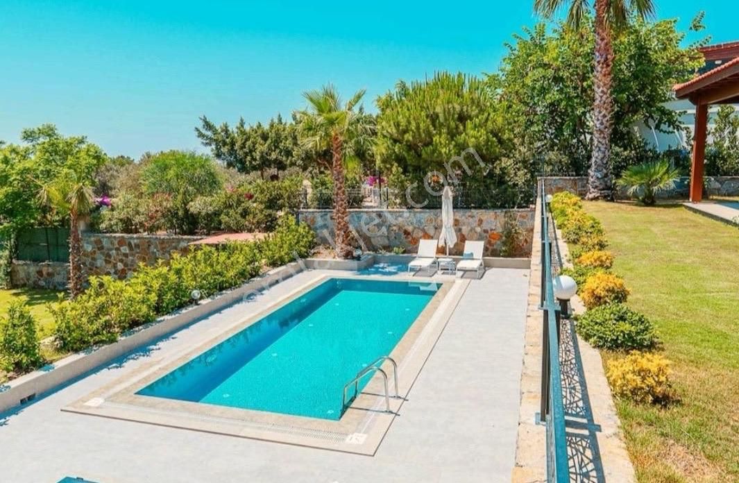 Bodrum Gümüşlük'te Havuzlu Lüks 3+1 Eşyalı Satılık Villa - Görsel 7