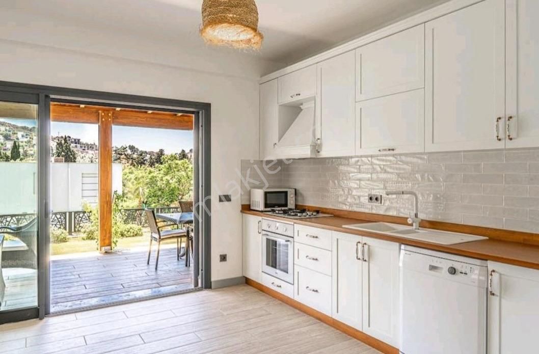 Bodrum Gümüşlük'te Havuzlu Lüks 3+1 Eşyalı Satılık Villa - Görsel 19