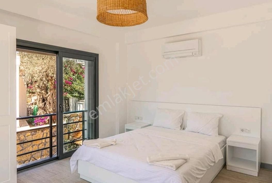 Bodrum Gümüşlük'te Havuzlu Lüks 3+1 Eşyalı Satılık Villa - Görsel 30