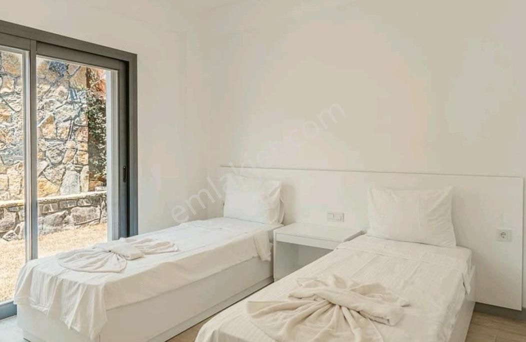 Bodrum Gümüşlük'te Havuzlu Lüks 3+1 Eşyalı Satılık Villa - Görsel 28