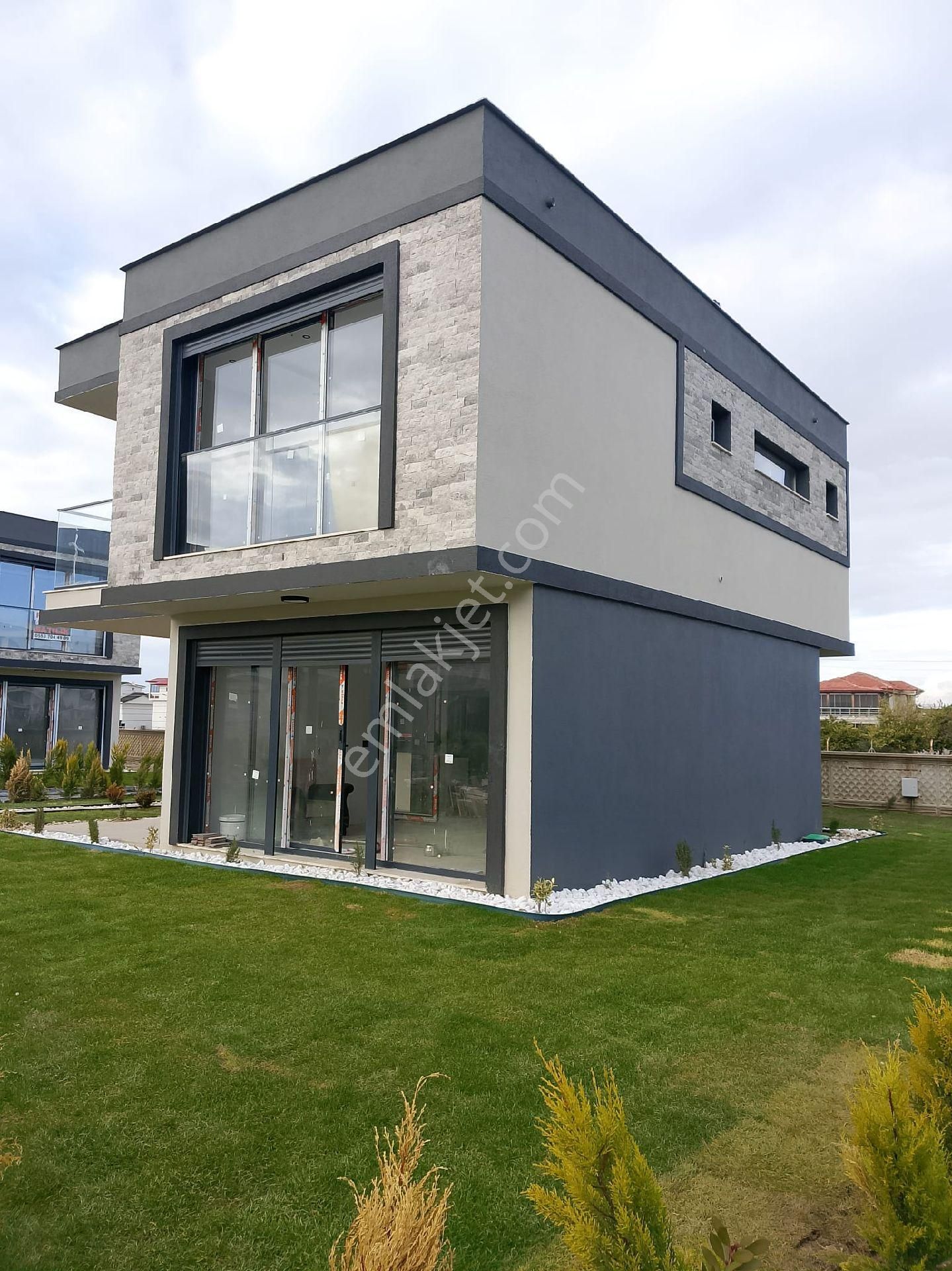 Kuşadası Güzelçamlıda Tek Müstakil Havuzlu Site İçinde Sıfır Satılık Villa - Görsel 4