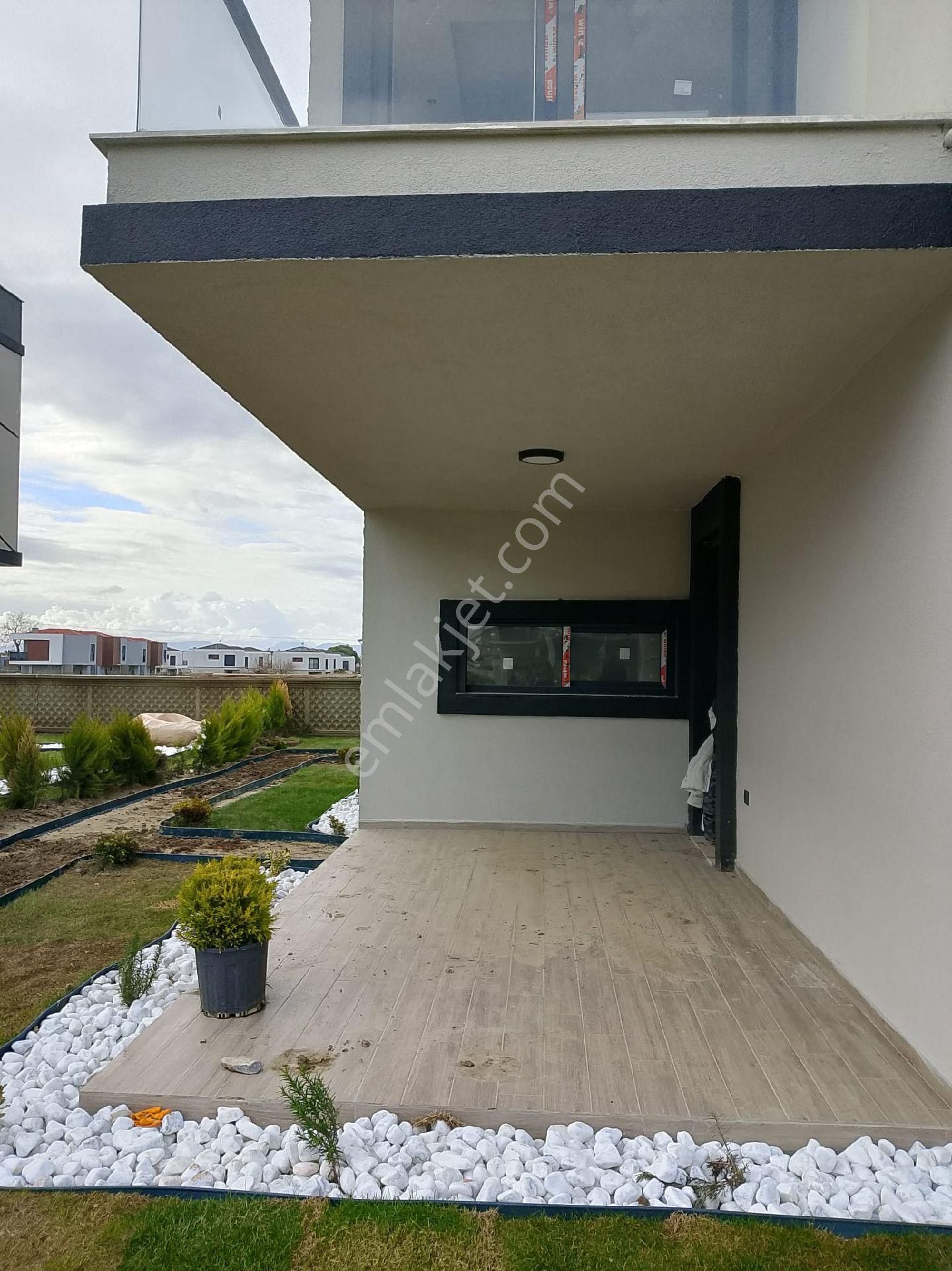 Kuşadası Güzelçamlıda Tek Müstakil Havuzlu Site İçinde Sıfır Satılık Villa - Görsel 8