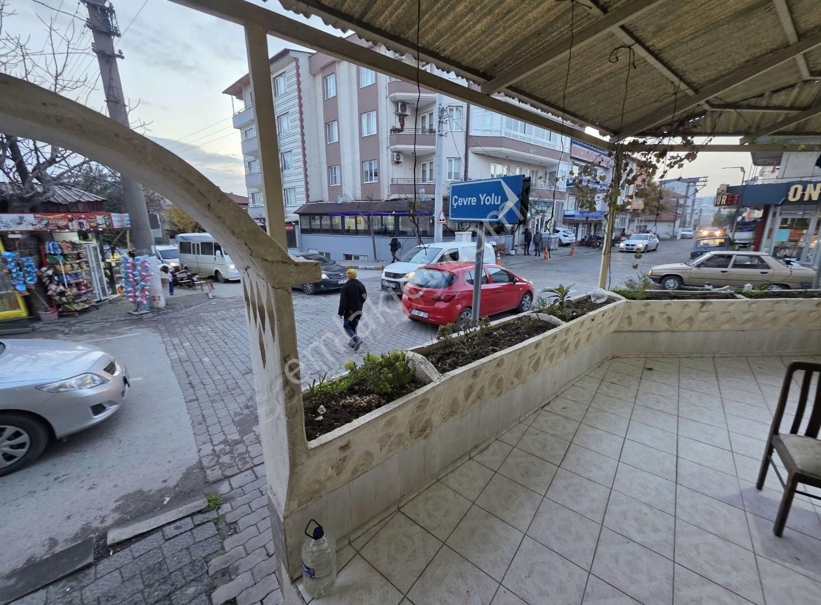 2 Caddeye Köşe Konumda 100 M2 Kiralık Dükkan - Görsel 7