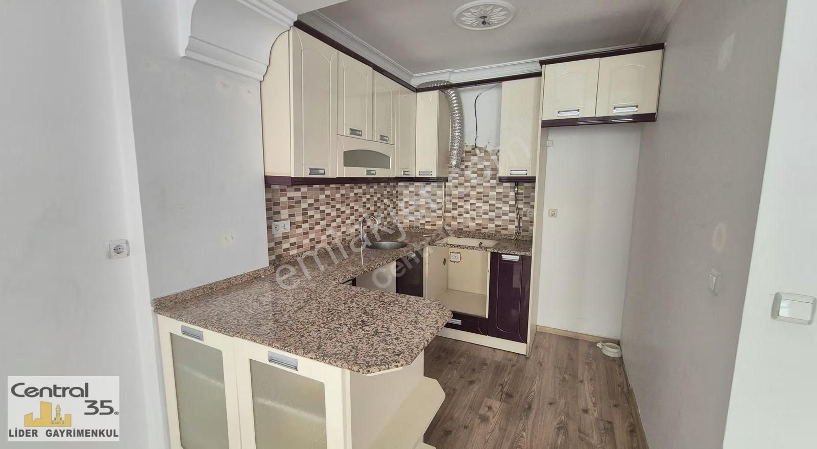 Central35 Lider Zafertepe Mh. İzmir Park Yakını 86 M2 2+1 D.gaz