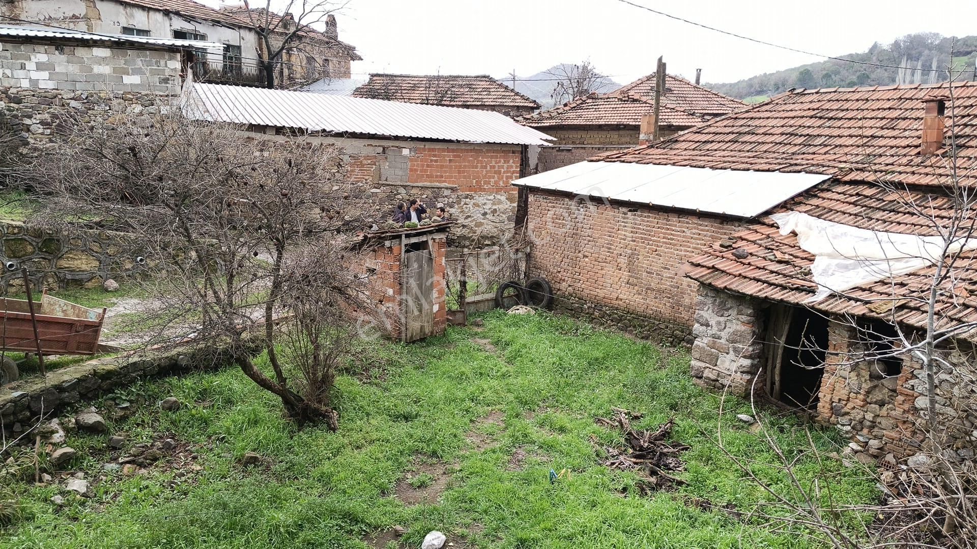 Bergama Karalar Köyünde Oturmaya Hazır Bahçeli 2+1 Müstakil Ev - Görsel 3