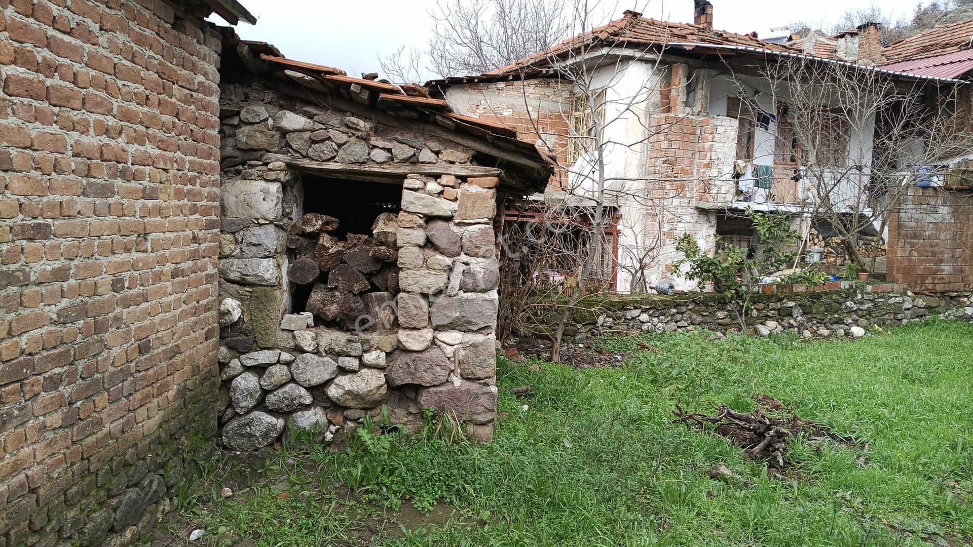 Bergama Karalar Köyünde Oturmaya Hazır Bahçeli 2+1 Müstakil Ev - Görsel 7