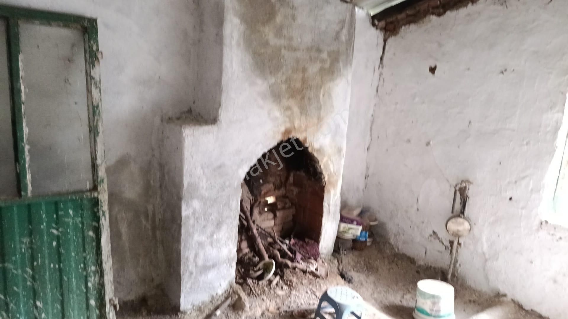 Bergama Karalar Köyünde Oturmaya Hazır Bahçeli 2+1 Müstakil Ev - Görsel 12