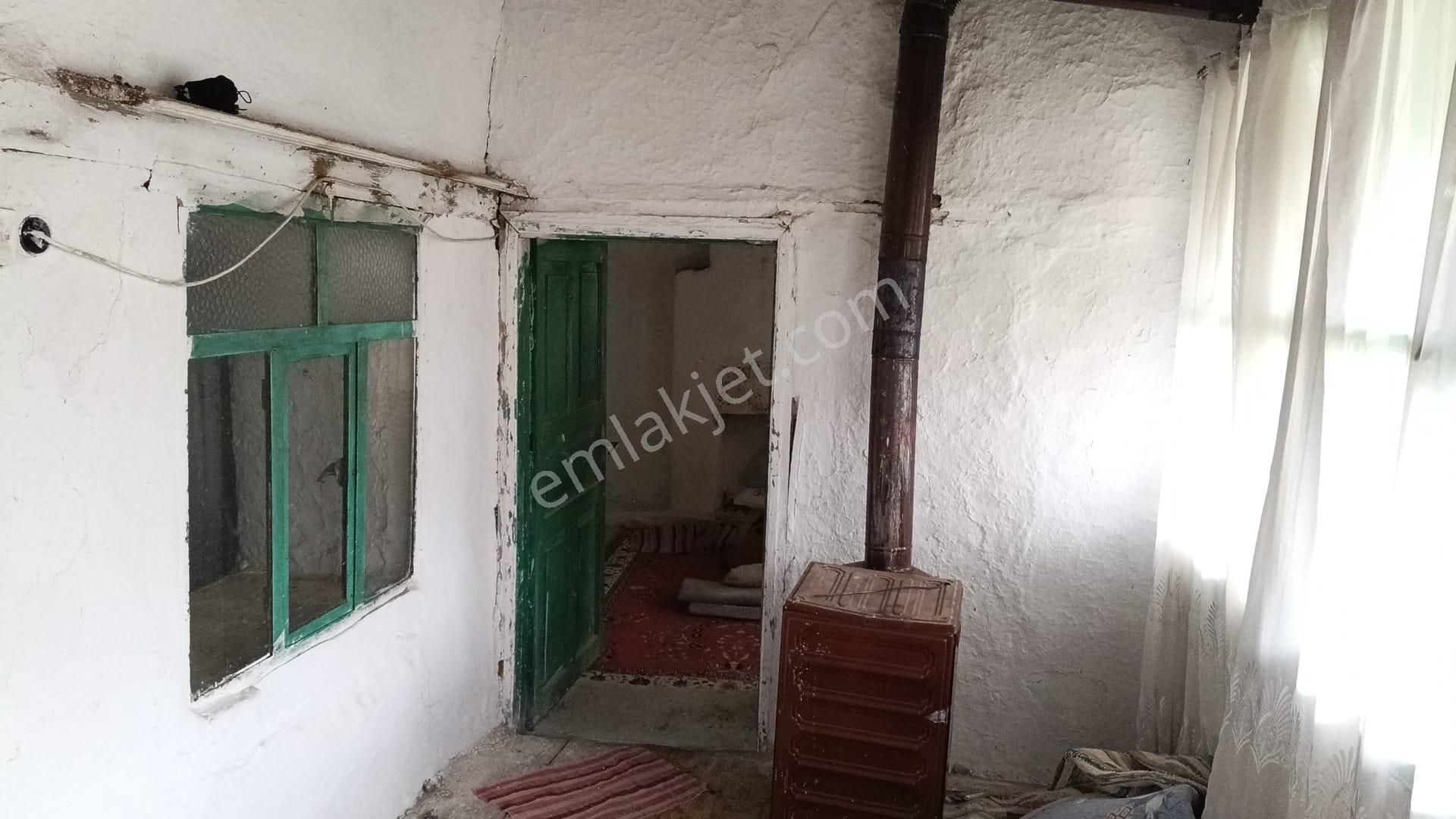 Bergama Karalar Köyünde Oturmaya Hazır Bahçeli 2+1 Müstakil Ev - Görsel 10