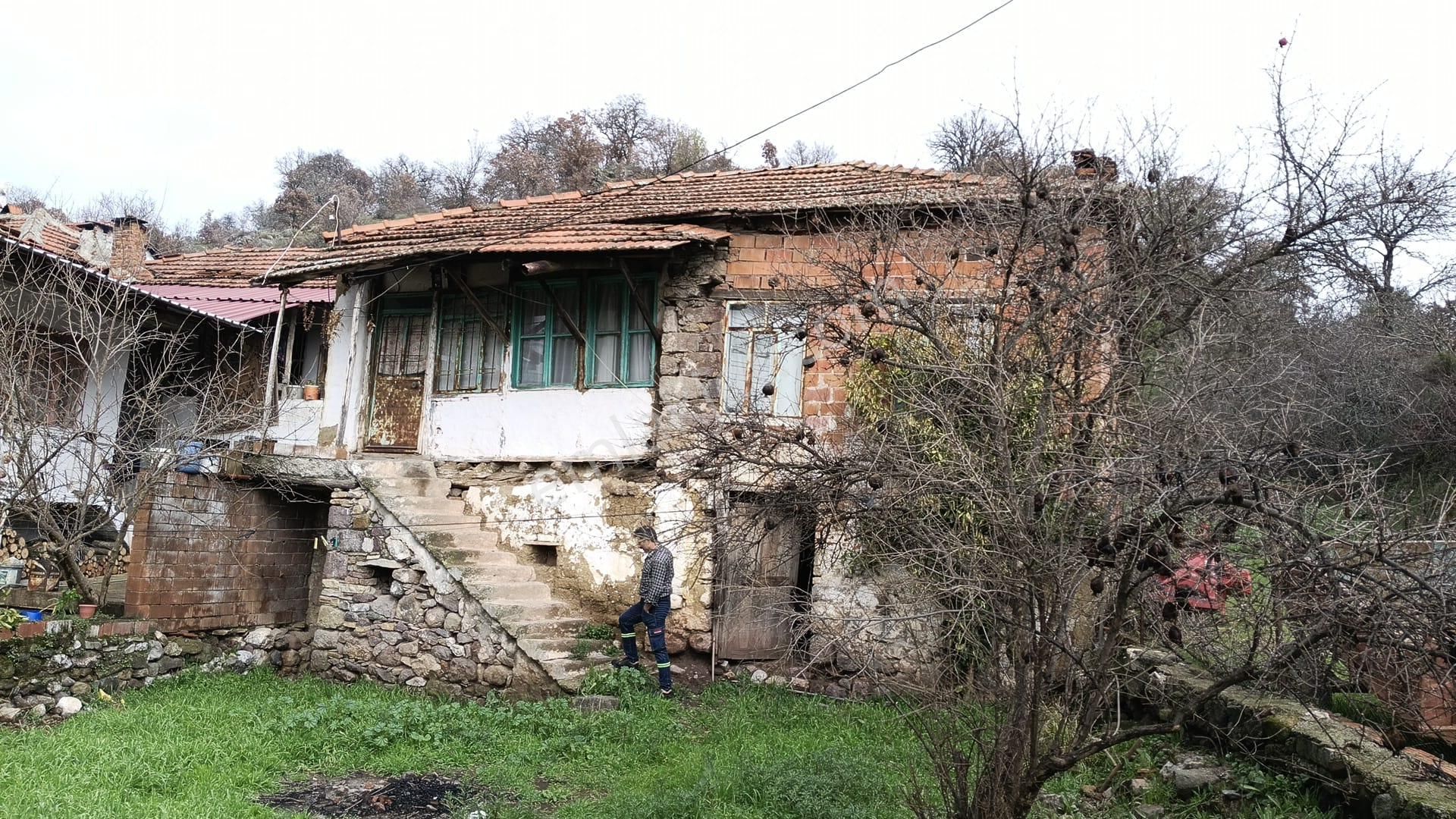 Bergama Karalar Köyünde Oturmaya Hazır Bahçeli 2+1 Müstakil Ev - Görsel 8