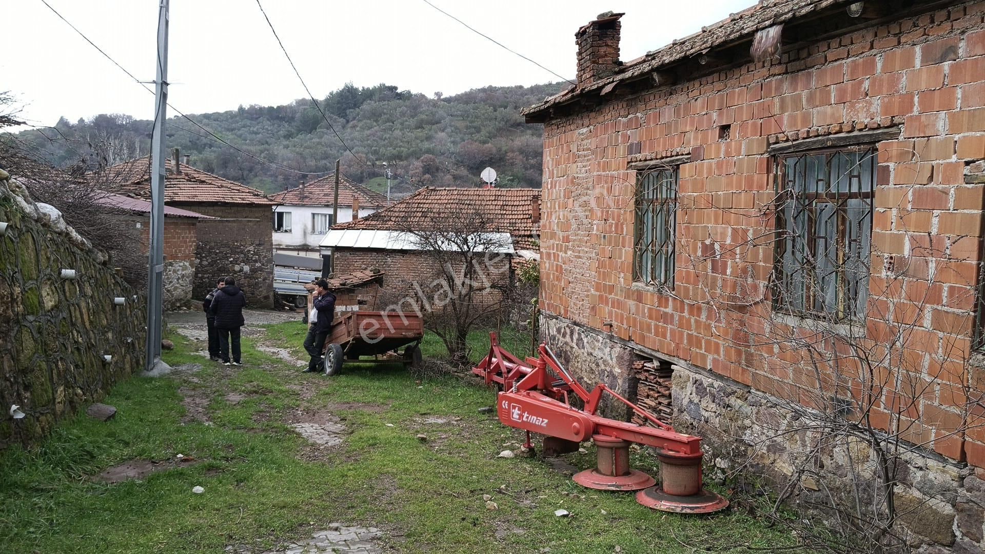 Bergama Karalar Köyünde Oturmaya Hazır Bahçeli 2+1 Müstakil Ev - Görsel 4
