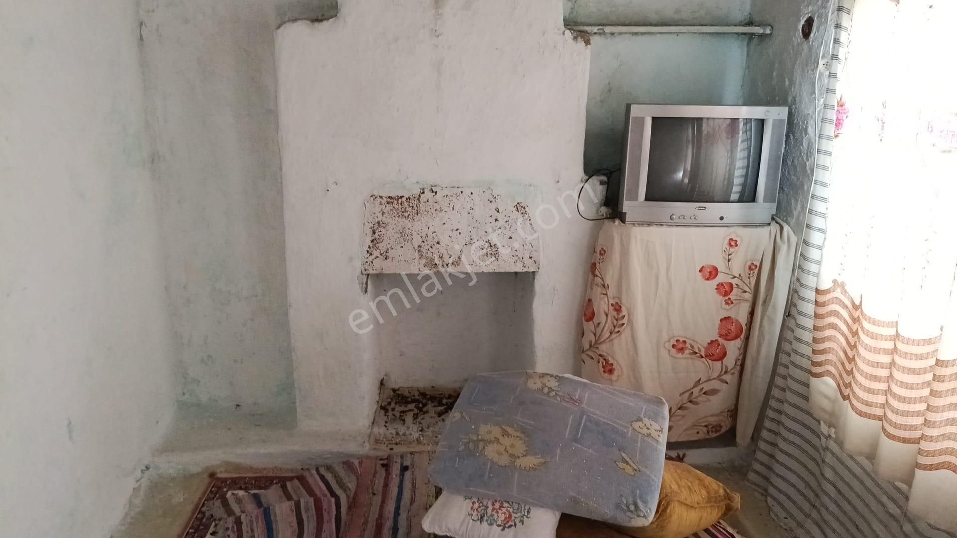 Bergama Karalar Köyünde Oturmaya Hazır Bahçeli 2+1 Müstakil Ev - Görsel 9