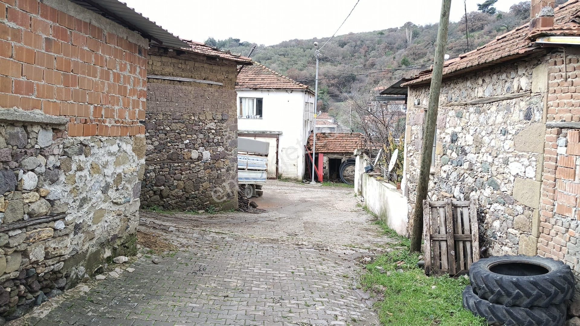 Bergama Karalar Köyünde Oturmaya Hazır Bahçeli 2+1 Müstakil Ev - Görsel 6