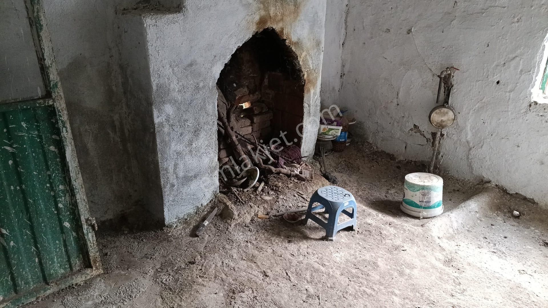 Bergama Karalar Köyünde Oturmaya Hazır Bahçeli 2+1 Müstakil Ev - Görsel 13